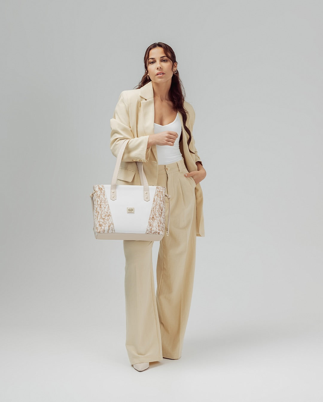 Cavalinho Acqua Marine Tote Bag for Women SKU 16120297.31.99. #color_beige / white