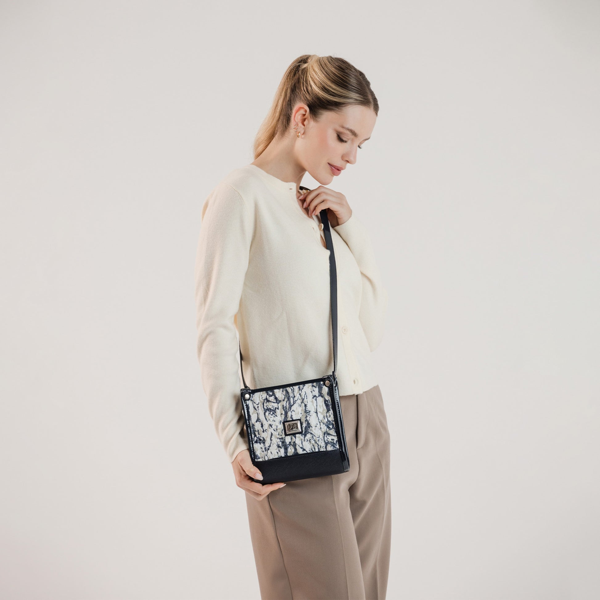 Cavalinho Acqua Marine Crossbody Bag for Women SKU 16120565.22.99. #color_navy / white