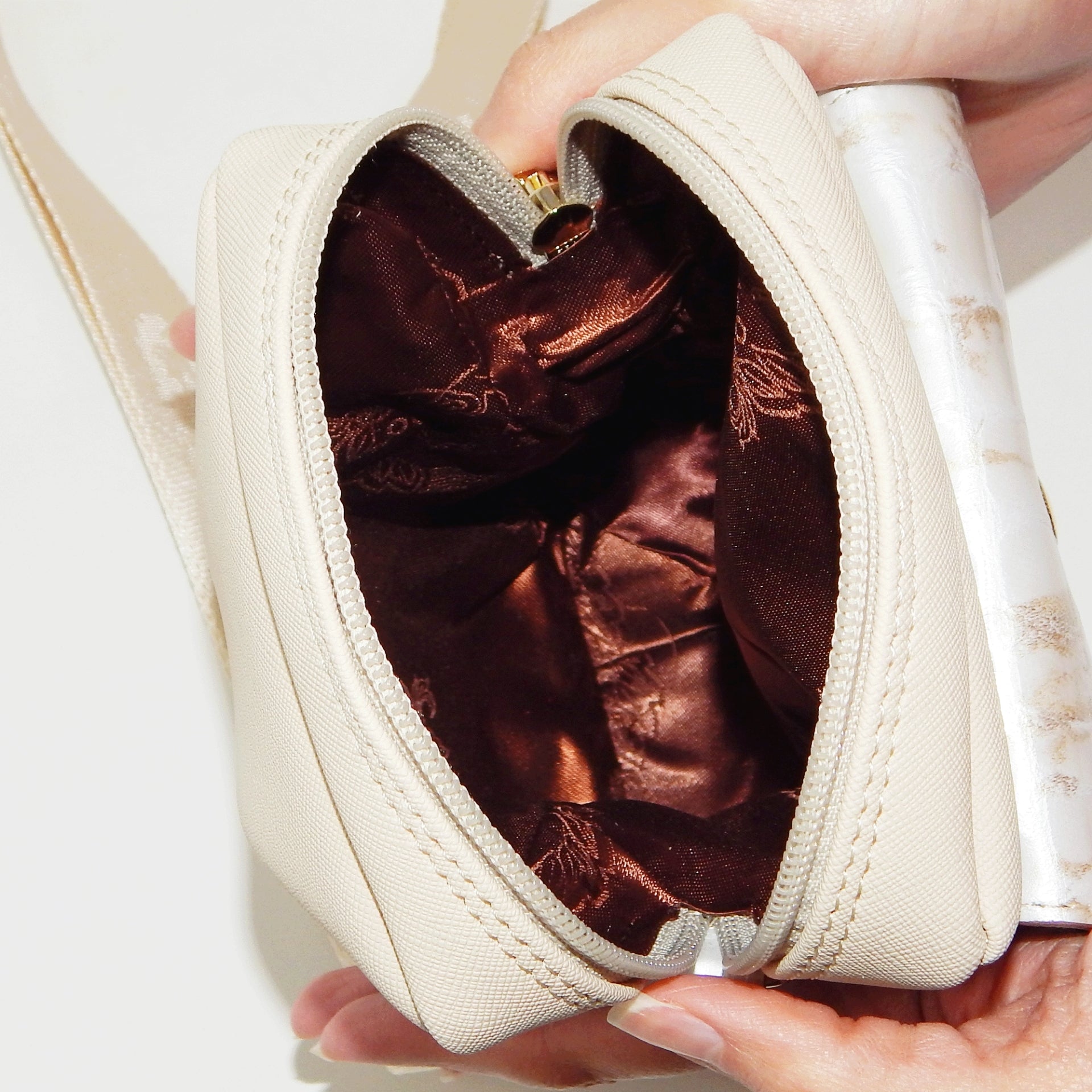 Cavalinho Outlet Mystic Phone Crossbody Bag for Women SKU 18460431.05.99. #color_beige